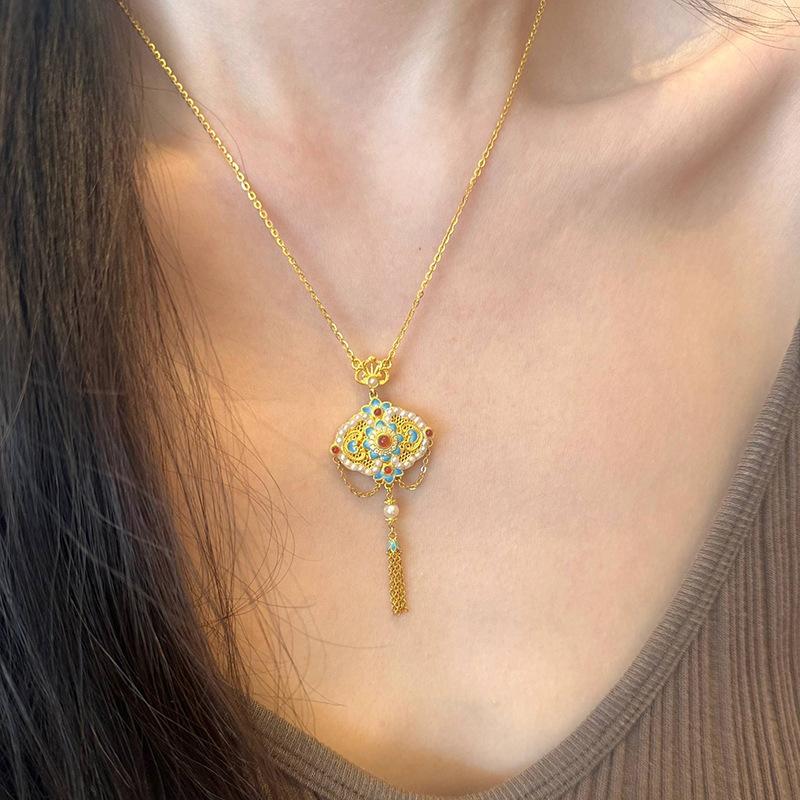 Court Style Colored Enamel Pearl Pendant Exquisite Antique Gold Craftsm Trendy Light Luxury Ruyi Tassel Necklace Wedding Jewelry