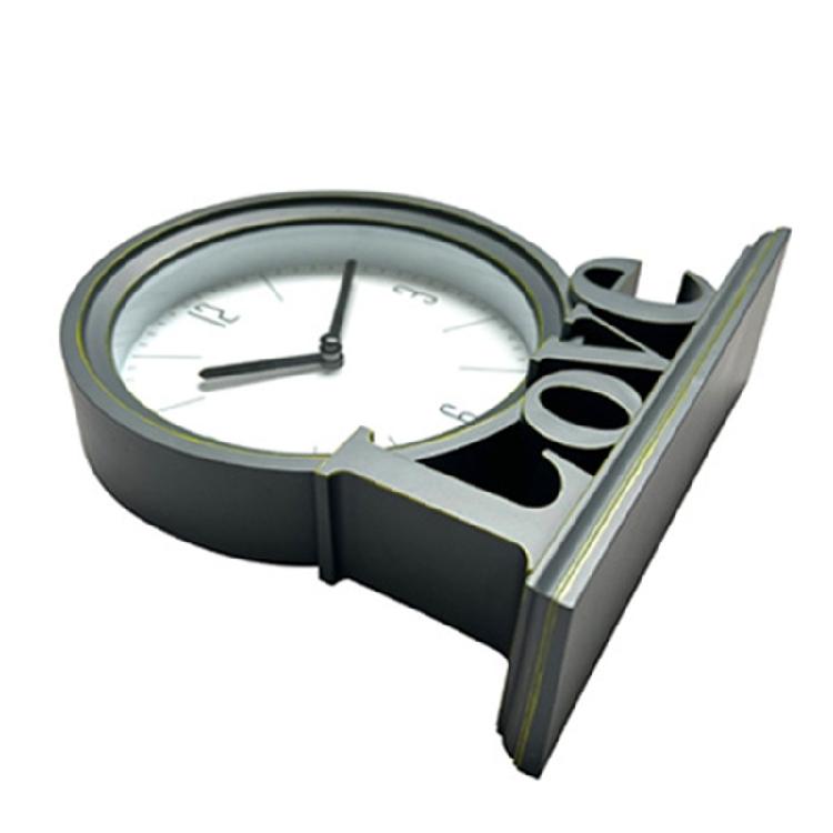 Fashionable Love Letter Plastic Bedroom Desk Clock with Quiet Operate Battery Operated No Ticking Bedside Table Clock