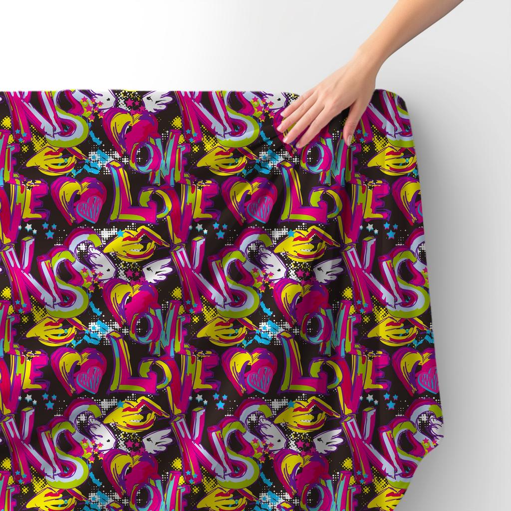 Royal Samt Stoff Polyester Zum Nähen - Motiv Liebe Graffiti