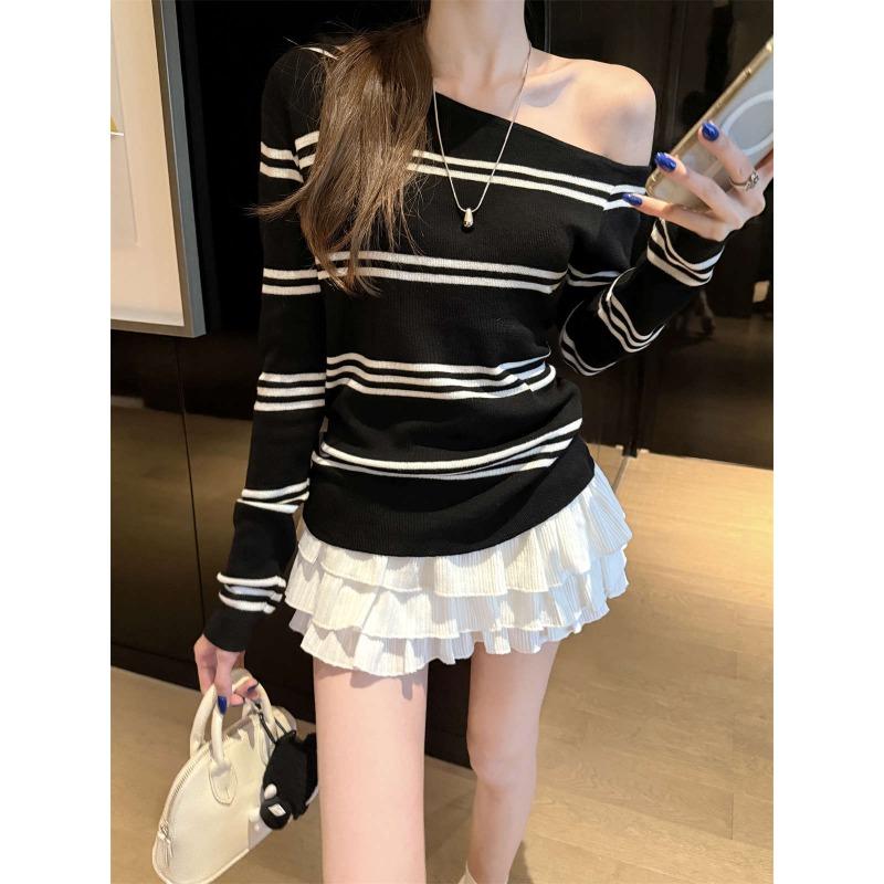 Pure off-the-shoulder diagonal-neck bottoming top women's autumn new contrasting stripes long-sleeved sweater knitted sweater