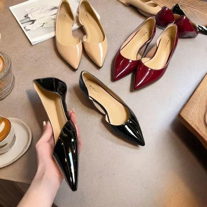 Temperament casual versatile professional commuter pointed single shoes summer new French side empty nude flat shoes women
