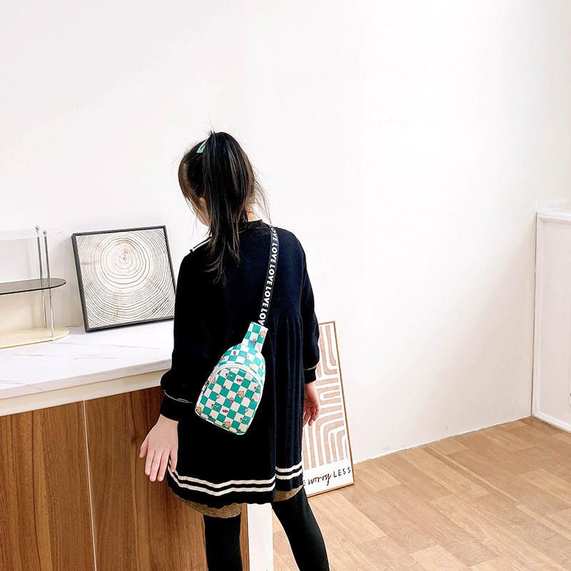 Adorable Cartoon Plaid Kids Chest Bag 2023 Fashionable Toddler Crossbody Bear Snack Bag