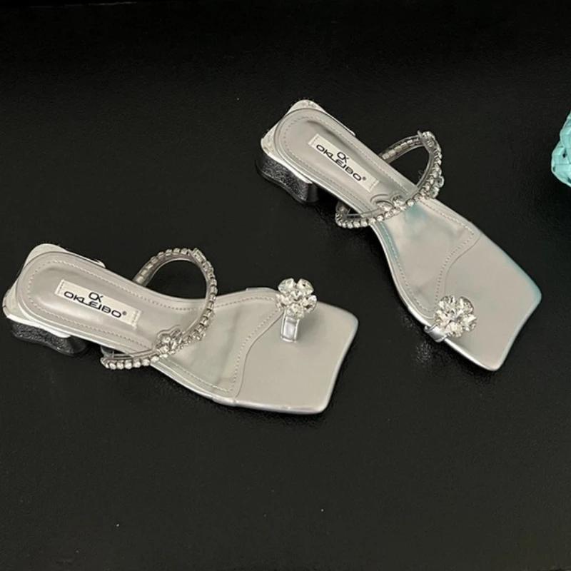 

Luxury Crystal Women Slippers Fashion Low Heels Sandals Women Summer Open Toe Pearl Brand Designer Women Party Shoes 39 серебряный