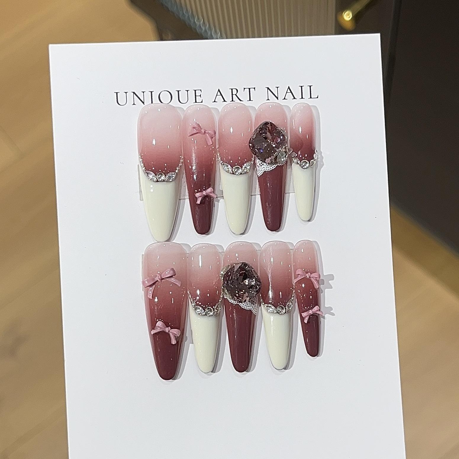 

Сочный виноград, замороженный бант в стиле балета, французское кружево с дроблеными бриллиантами, градиентные ягоды, красная одежда, доспехи L