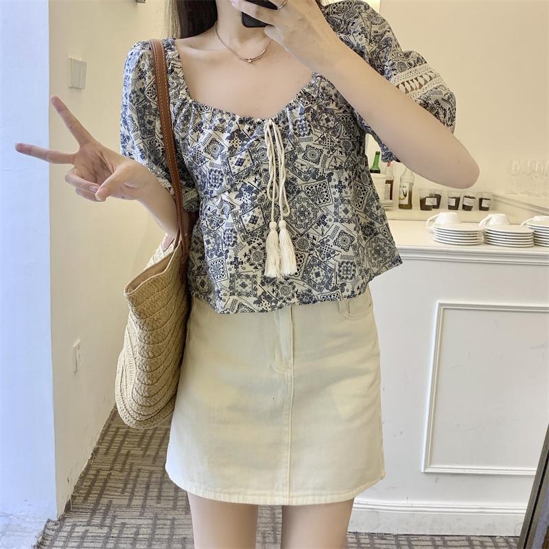 Vintage Ethnic Style Lace-up Square Collar Floral Shirts Women Summer New Loose Puff Sleeve Blouse Woman Elegant Fashion Slim Fit Ladies Shirt 26130