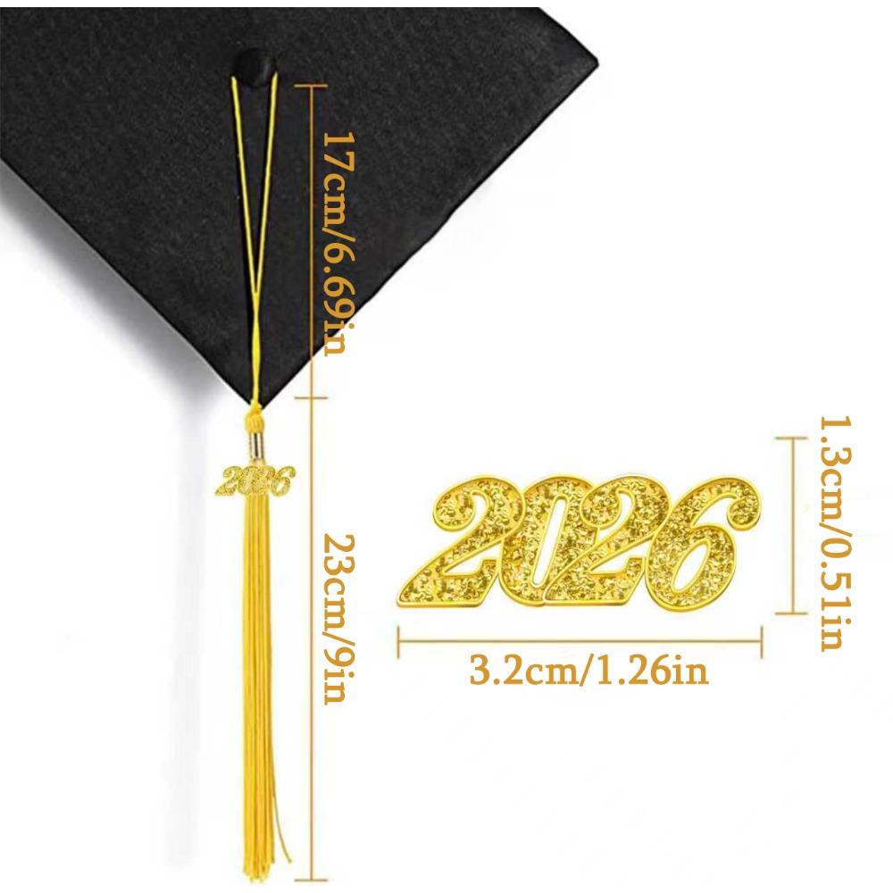 10 borlas doradas elegantes para graduación 2026 con dije del año y fecha para birrete de graduación.
