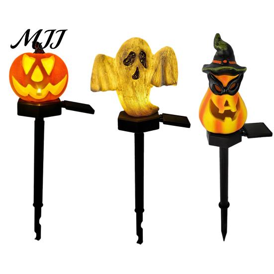 Dusk to Dawn Solar Pathway Lamps Halloween Pumpkin Light, Ghost Yard Stake Smart Sensor Garden Lights Lamp, Waterproof Outdoor Decor Light