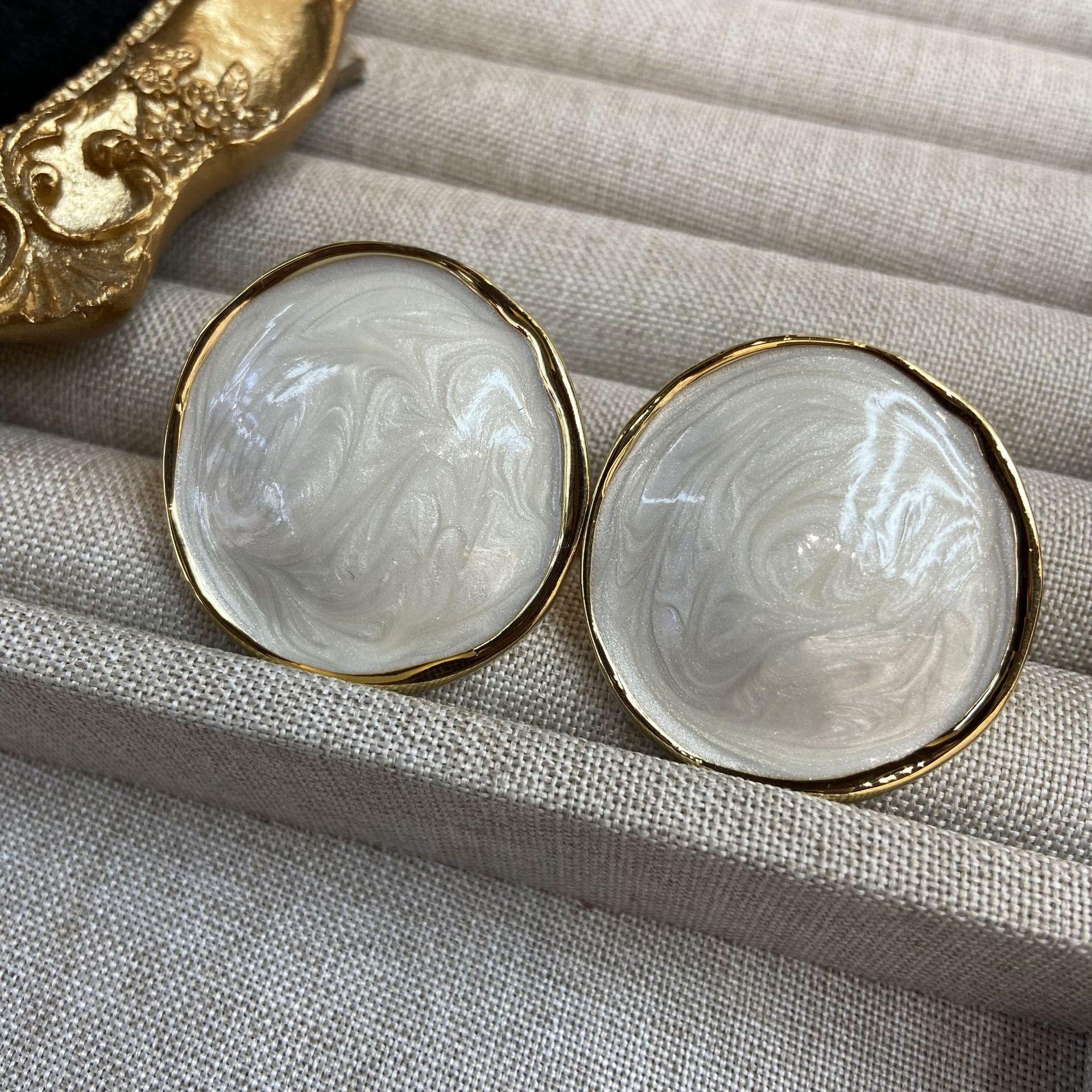 Milk White Enamel Dripping Oil Round White Earrings Circle Fashionable Retro Exquisite Handmade Literary Retro Style