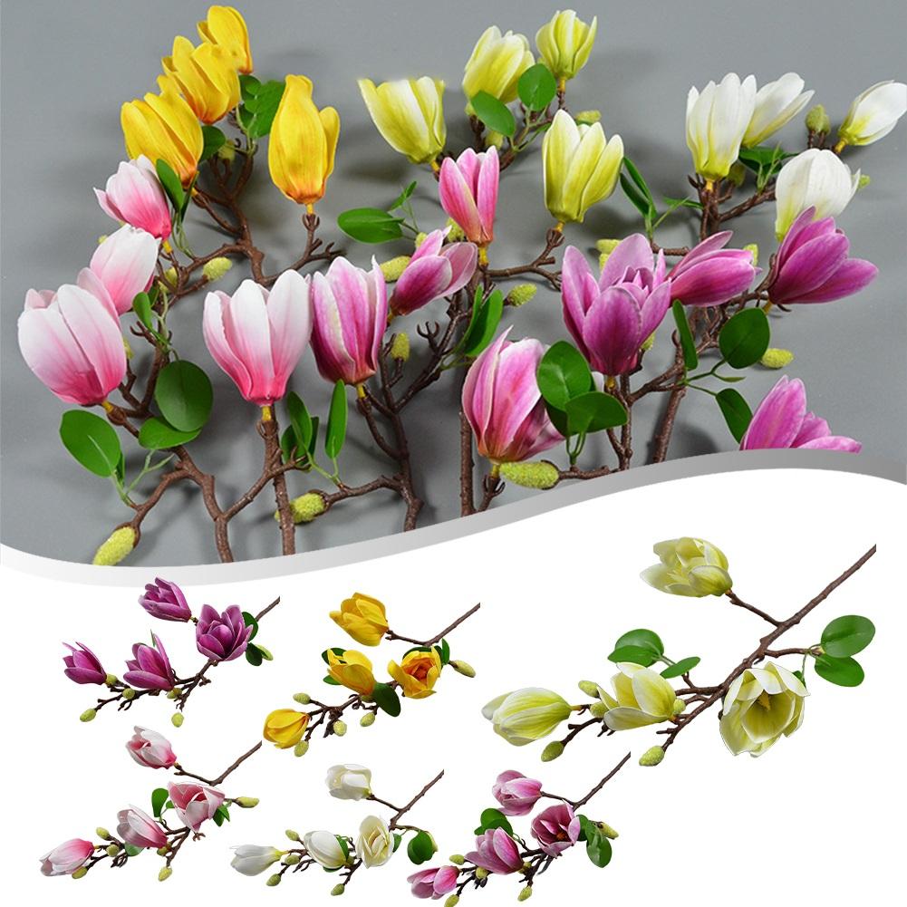 Attraktive künstliche Magnolien-Orchidee als Dekoration für Zuhause und das Büro.