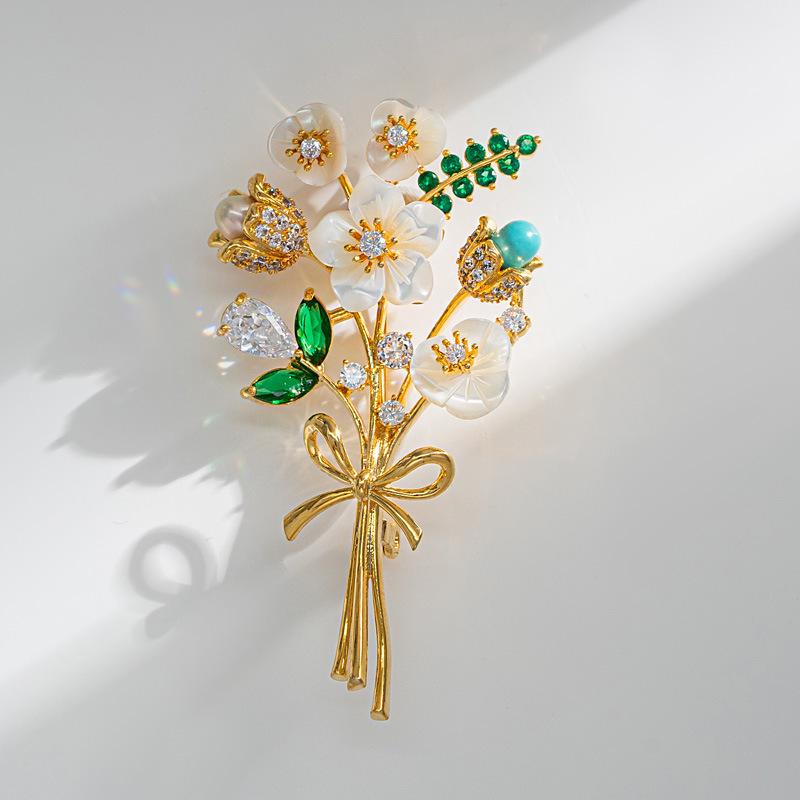 Elegant Zirconia Morning Glory Brooch - Luxury Floral Shell Design for High-End Coats