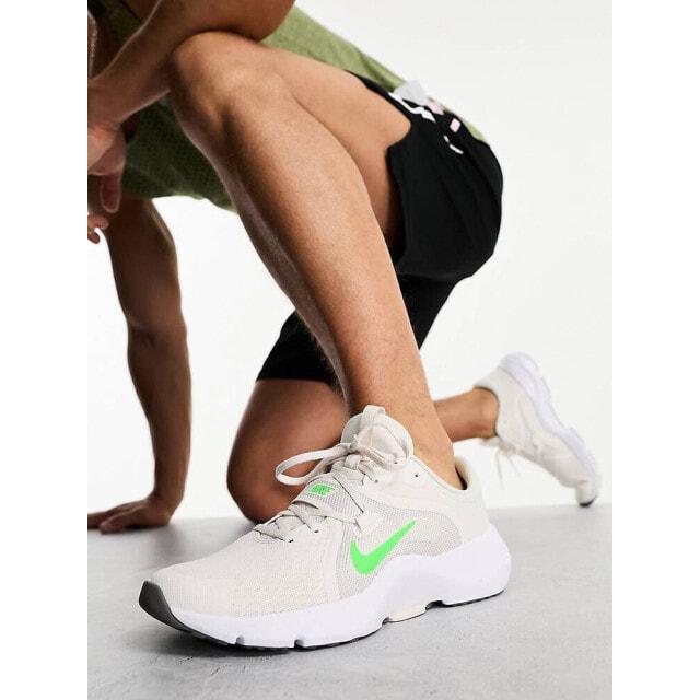 

Серые кроссовки Nike Training In-Season