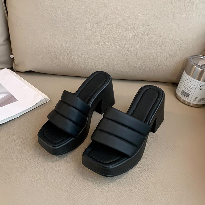 European Station Thick-soled One-word Cool Slippers Women's 2025 Summer New Fashion Outer Wear Slippers Thick-heeled Sandals Women's Foreign Trade