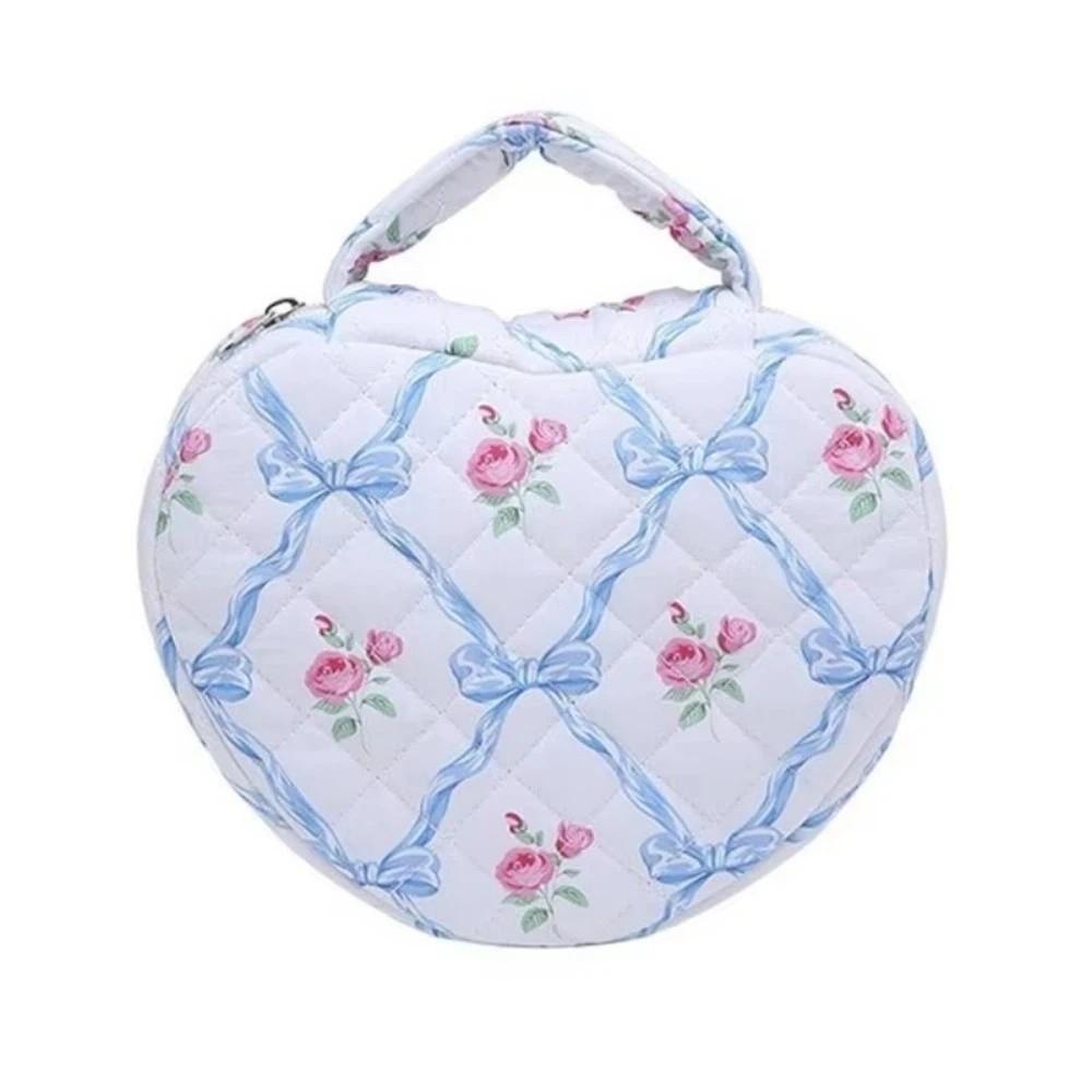 Cute Heart Shaped Cosmetic Pouch Large Capacity Cosmetic Organizer  Travel Essential Style 1