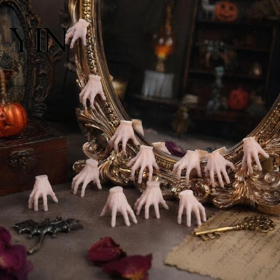 Creepy Atmosphere Accessories Halloween Mini Crawling Hand Ornaments, Realistic Palm Decor Props, Spooky Ornaments Scary Tabletop Horror Accents