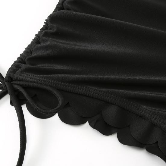 Kąpielówki z rozcięciem bocznym, regulowanym sznurkiem w pasie, plisowane, jednokolorowe, z wysokim stanem