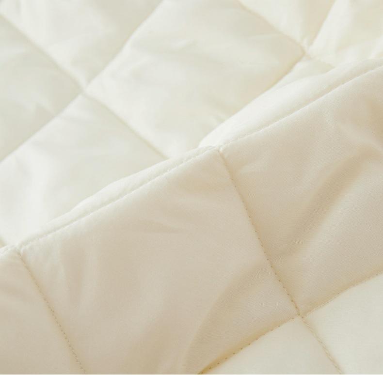 D5Car Pillow Quilt Dual-use Air Conditioning Blanket Cushion For Mercedes Benz W203 W204 W205 W206 W212 CLK GLA B C E S Accessorie