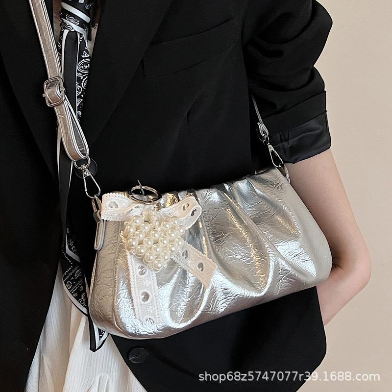 Niche design bag women's 2025 new casual Korean version messenger bag fashion shoulder pleated cloud bag