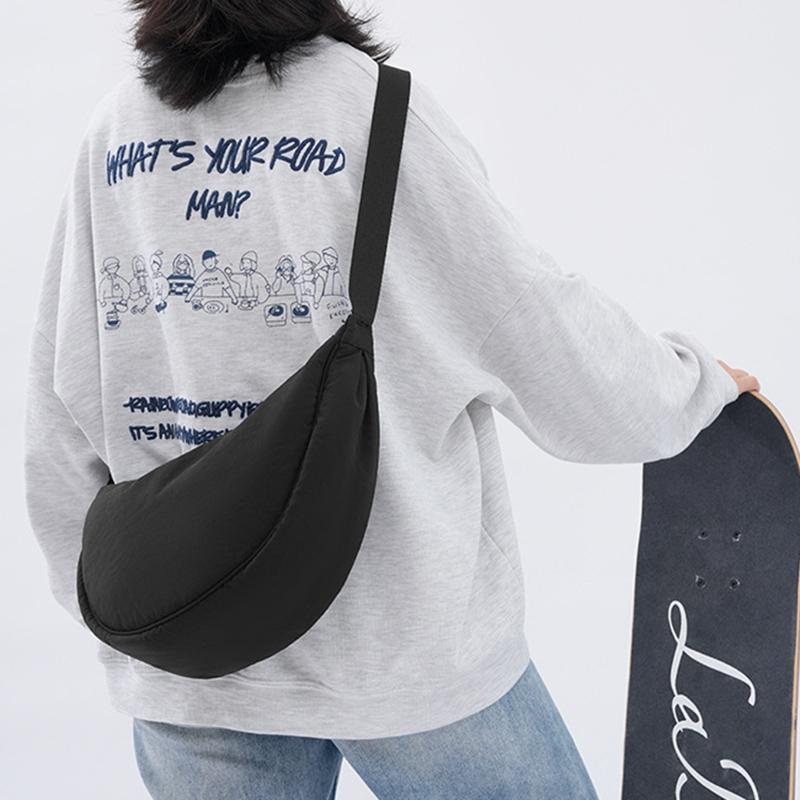New Simple and Casual Solid Color Nylon Large Capacity Men Women's Dumpling Bag Shoulder Bag for Travel and Commuting Unisex Hobo Bags