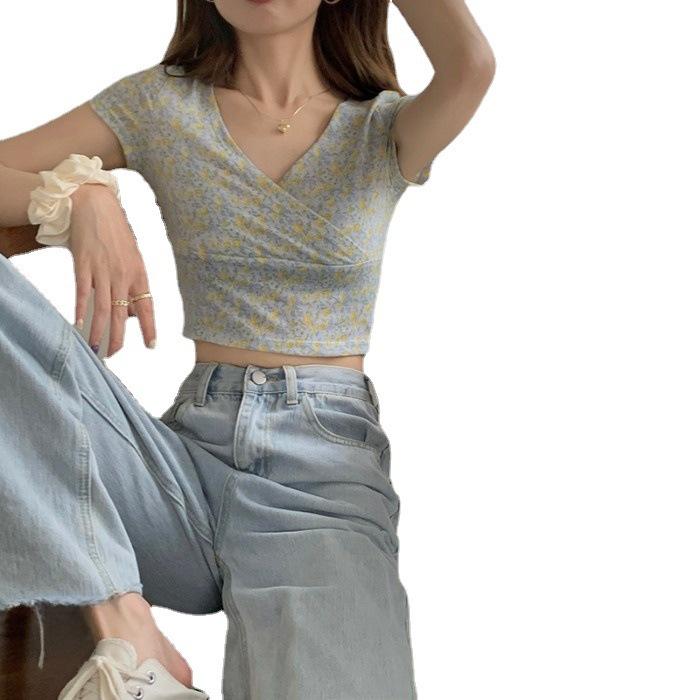 Women’s Floral V-Neck Slim-Fit Crop Top – 2025 Korean Summer Style