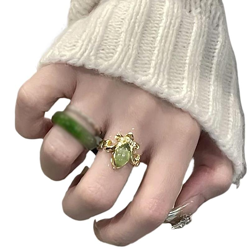 Classic Retro Glossy Cat Eye Green Flower Rings for Women New In Retro Palace Style Elegant Ring Wedding Engagement Jewelry