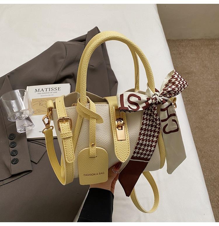 

Премиальный шелковый шарф сумочка женская 2025 новая контрастные цвета универсальный тренд на плечо сумка-мессенджер сумка-ведро для通勤 жёлтый