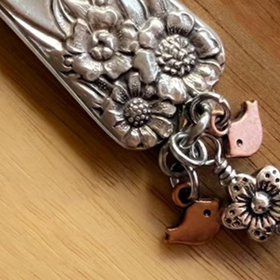 Birdhouse Pendant Necklace Retro Birdhouse Necklace Vintage Style Birdhouse Inspired Necklace for Bird Lovers Jewelry Collectors
