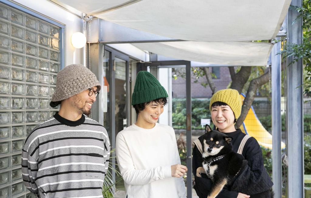 Everyday Life and Hand-Knitted Hats (Lady Boutique Series No. 8577)