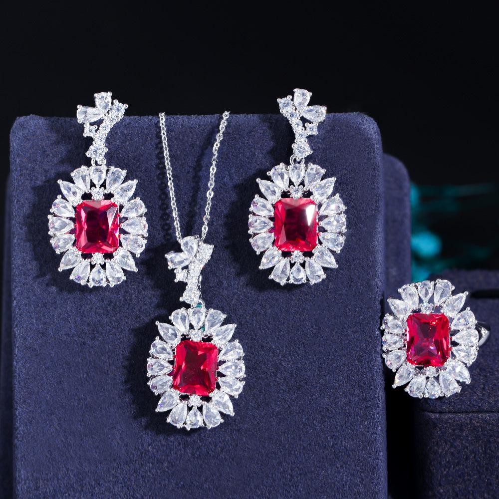 

Набор из трех предметов «Цветное сокровище», Сапфировое ожерелье, Серьги, Цепочка с набором цирконов с легкой инкрустацией. 6