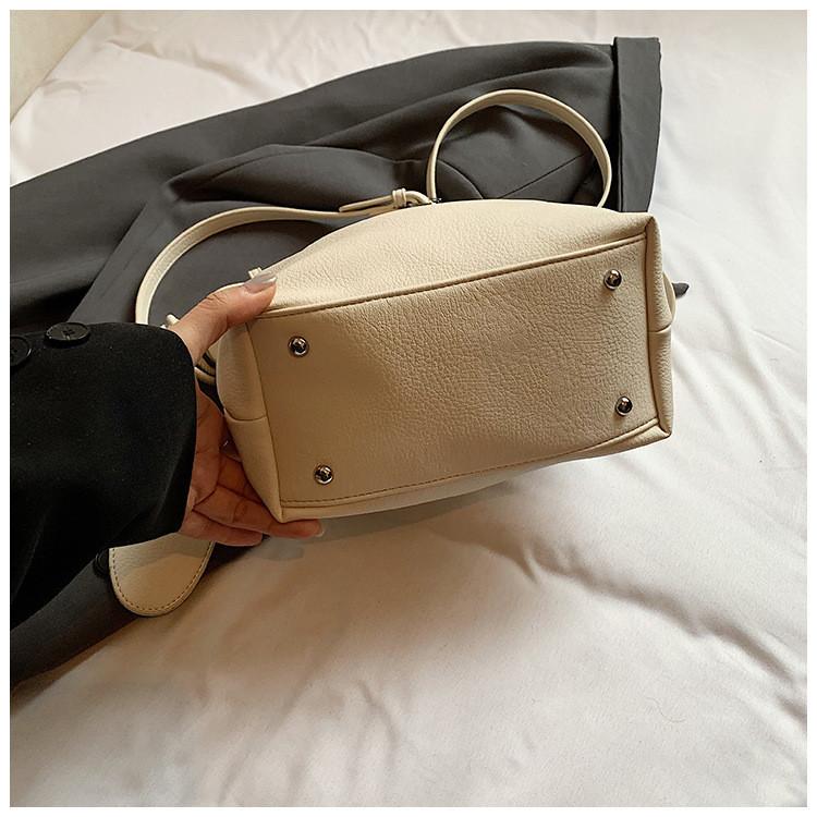 IELGY Spring Fashionable All-Match Commuter Shoulder Armpit Bag Large Capacity Messenger Bag