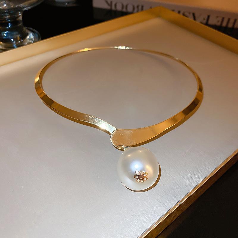 Dongdaemun personality pearl necklace retro exaggerated neck chain collarbone chain Internet celebrity temperament necklace women