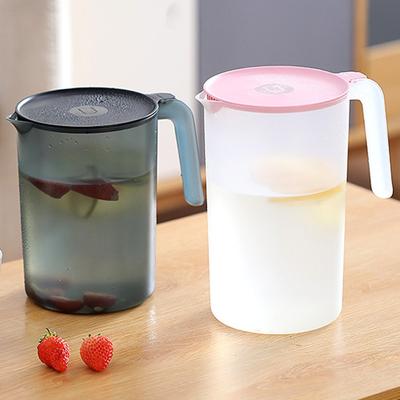 Veselă pentru băuturi – Vase pentru apă și carafe