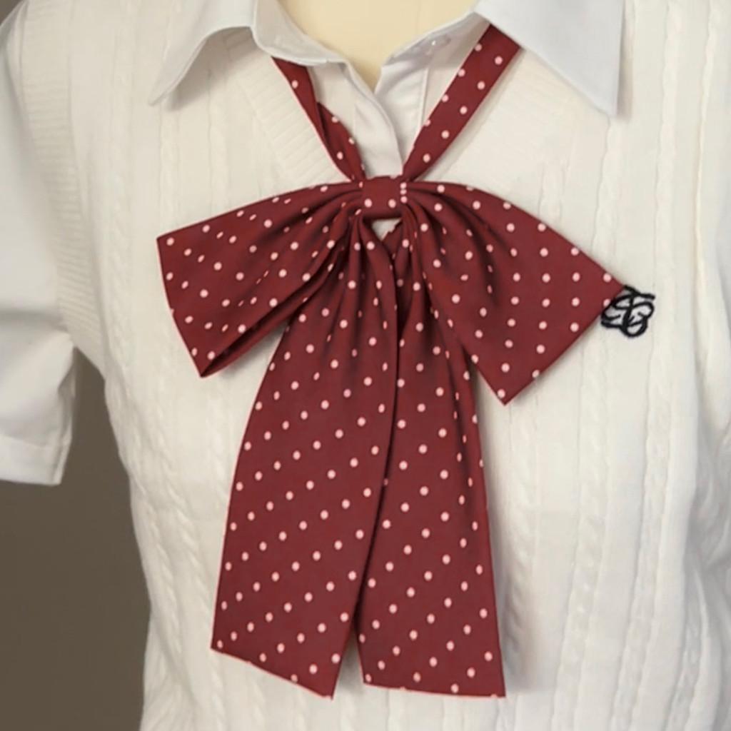 

Stylish Neck Accessory With Butterfly Shape And Polka Dots Ideal For Weddings And Parties Red