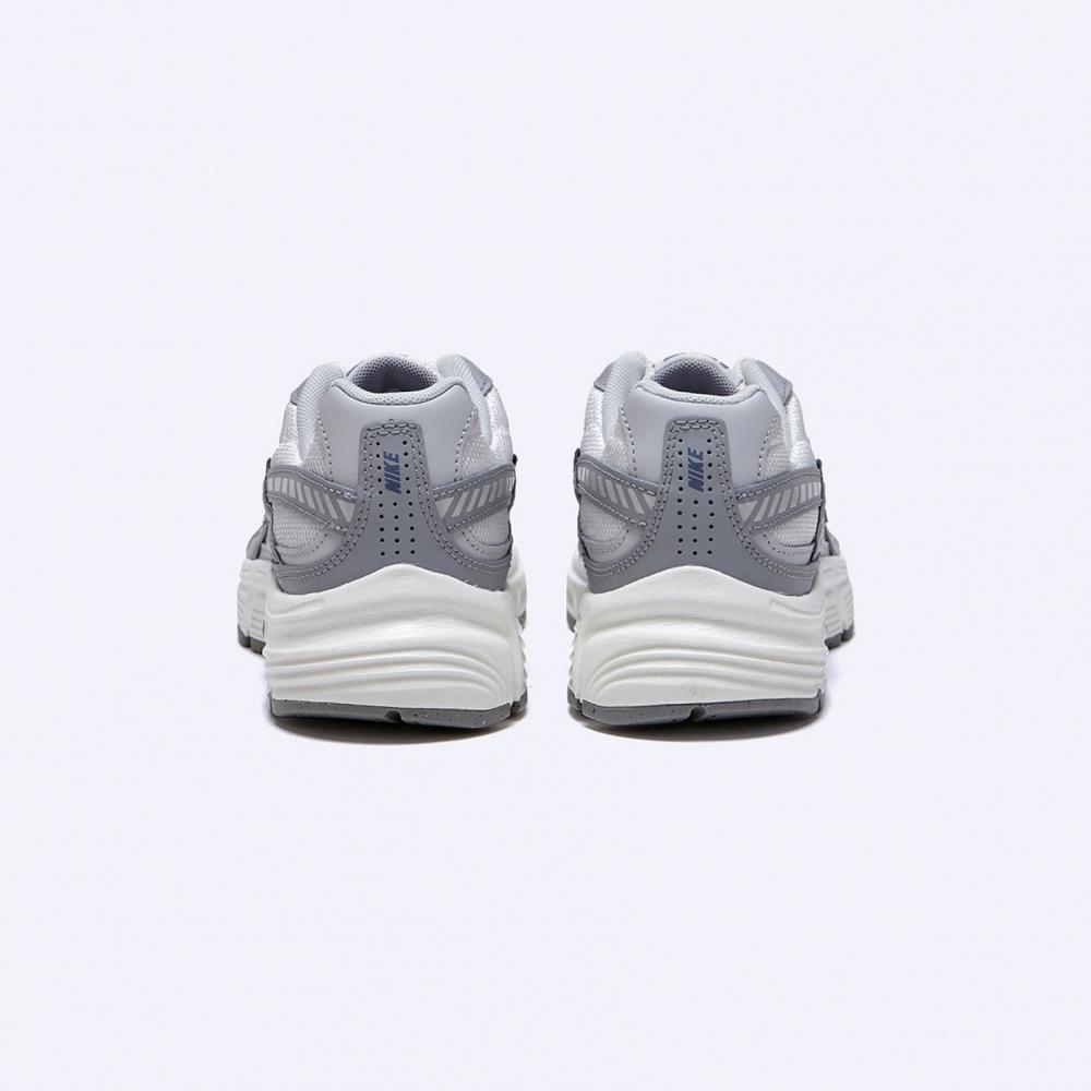 Nike Initiator Grey Women  Hq1511 121