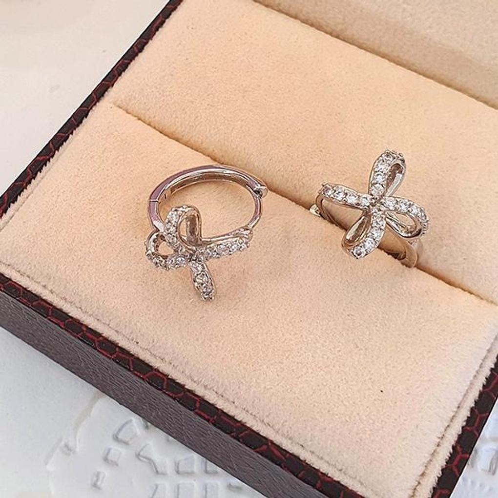 Women's Point Lovely Ribbon One-Touch Hoop Earrings