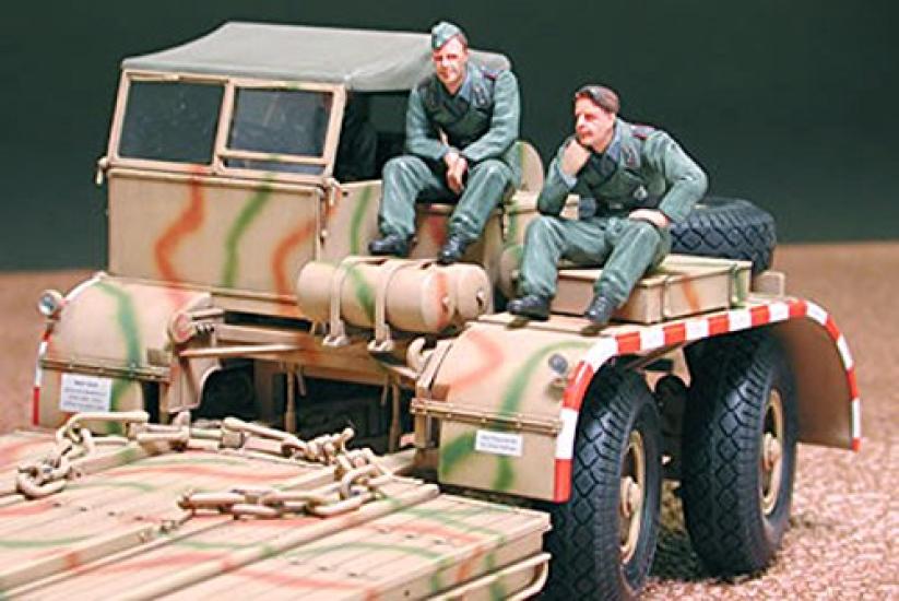 Tamiya Military Miniature Series 246 German Army Heavy Tank Transporter Plastic Model 35246 1/35 No. 18-Ton Half-Track
