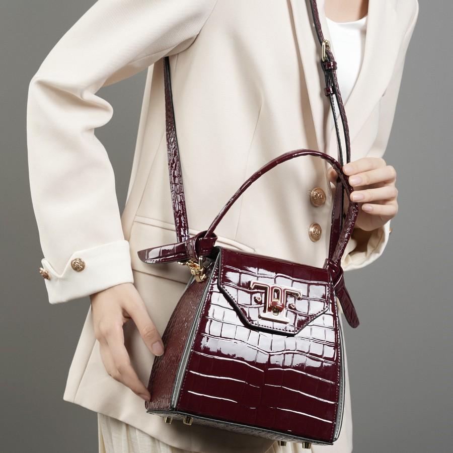 High-End Crocodile Pattern Handbag 2025 New Genuine Leather Commuter Bag Crossbody Shoulder Box Bag Cigarette Case Bag