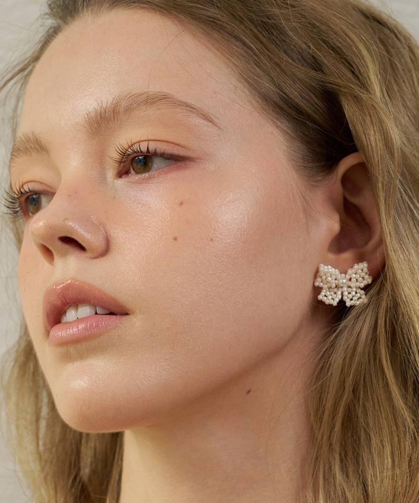 Fantastic Planet Pearl Beads Ribbon Earrings