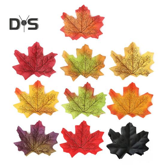 50Pcs Artificial Maple Leaf Realistic Cloth Autumn Leaves Indoor Outdoor Halloween Fall Harvest Thanksgiving Festival Wedding Party Decoration