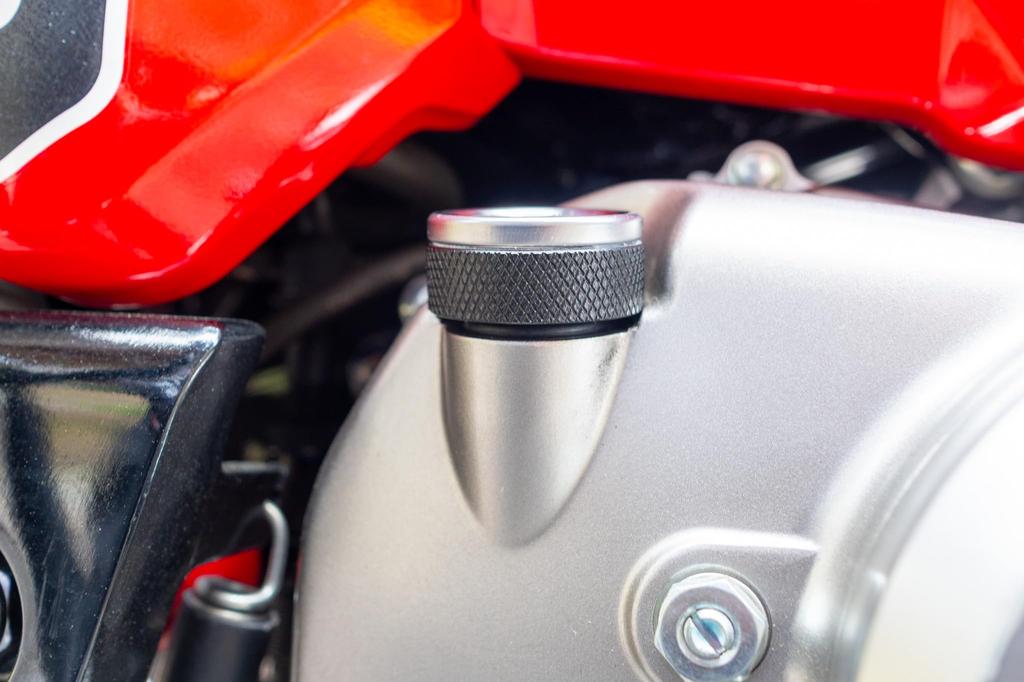 CustomGEAR CT125 Hunter Cub Exclusive Filler Cap with Analog Aluminum CT-018 (Silver)