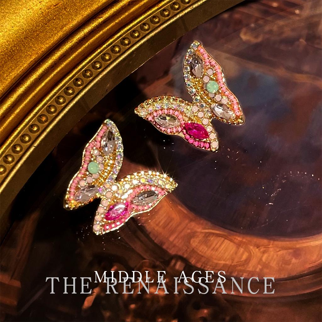 Retro fashion oil-dripping earrings niche temperament medieval style earrings personality high-end pearl earrings