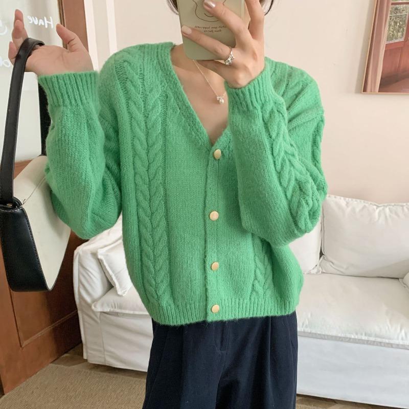 Retro soft waxy twist knitted cardigan top women's autumn and winter new short age-reducing outer sweater jacket