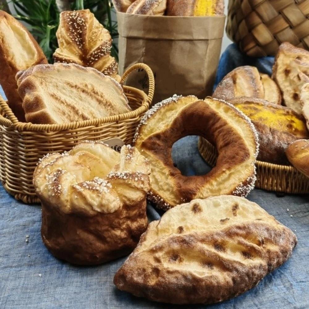 Pane Finto Realistico Morbido Modello Toast in PU Decorazioni per Feste Pane Liscio Artificiale Scaffale Espositore