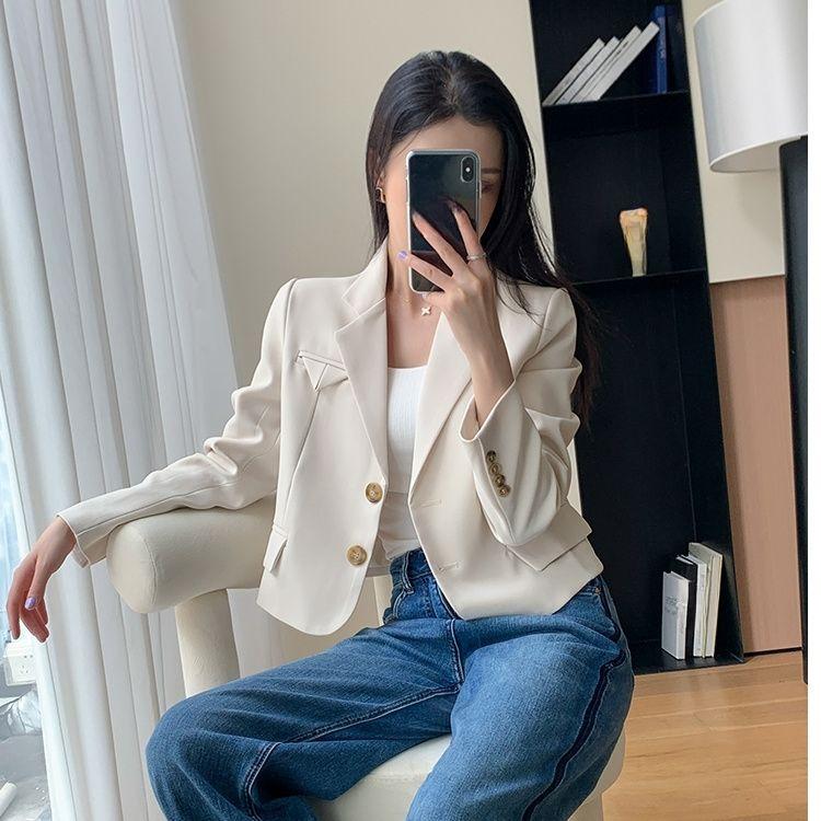 Simple Yet Stylish Short White Suit Jacket for Women In Spring and Autumn