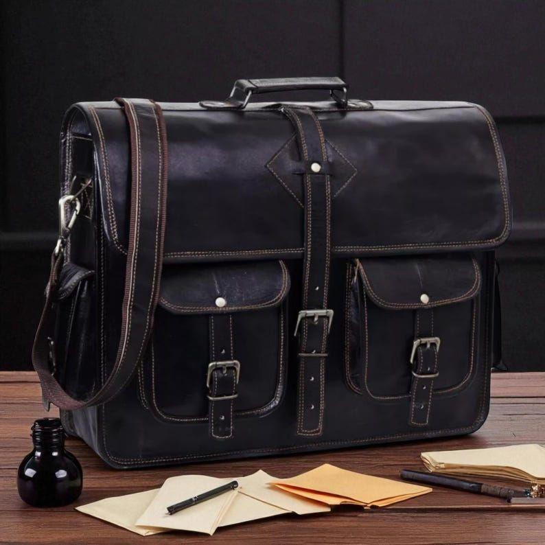 

Сумка-мессенджер из черной кожи ручной работы – Портфель из кожи полного зерна для ноутбука для мужчин | Винтажная сумка кросс-боди для офиса и путешествий от Broken Artisan 18 x 14 x 6in