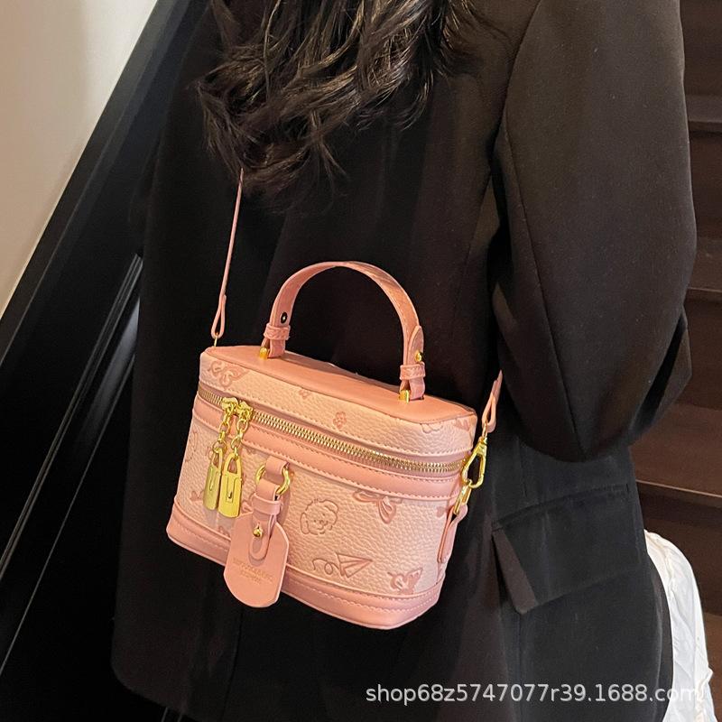 2025 Popular Bag Women 2025 New Spring Versatile Shoulder Messenger Bag Premium Texture Niche Portable Box Bag