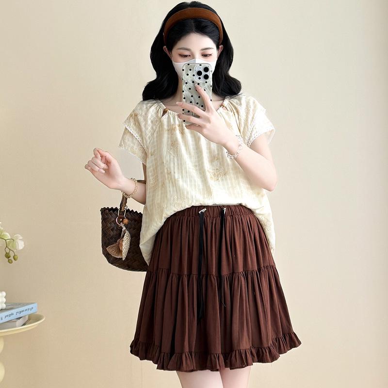 Summer 2026 Fashionable Maternity Two-Piece Set: Embroidered Short-Sleeve Shirt + Skirt. M
