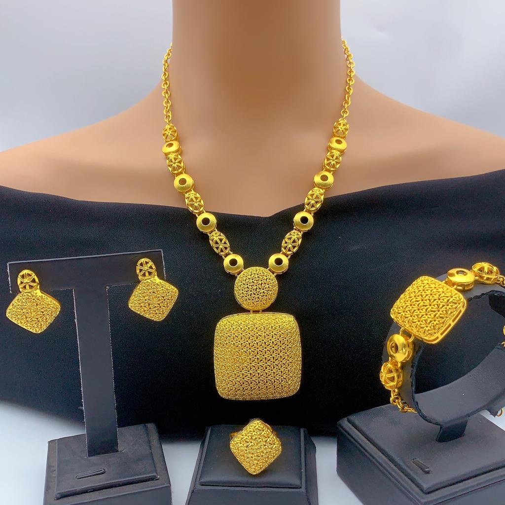 Arabian Fashion Jewelry Four-piece Dubai Indian Ladies Necklace Bracelet Earrings Ring Jewelry Set2026
