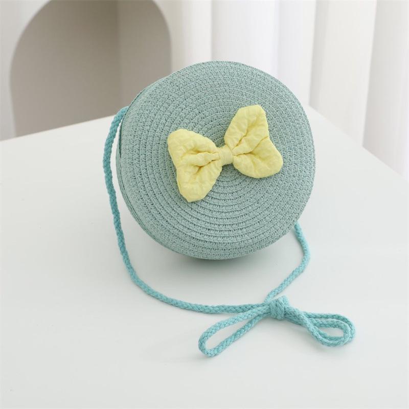 Children's Straw Woven Crossbody Bag - Small Girl's Phone and Coin Purse for Summer Outings and Seaside Trips