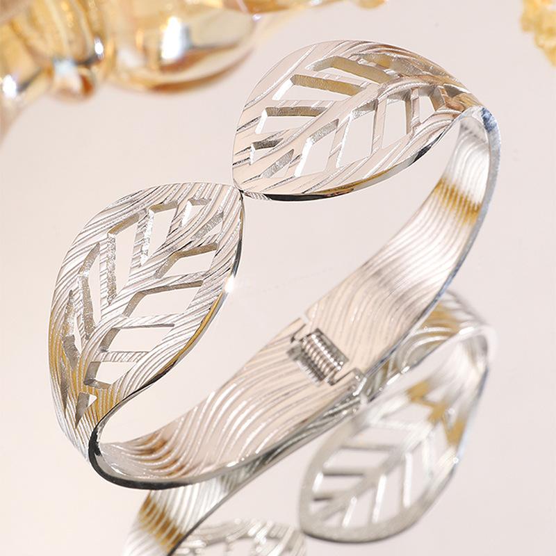 Hollow Leaf Elastic Opening Women s High-end Jewelry Bracelet One Size(16-22CM)