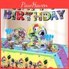 Dandys Wereld Cartoon Feest Decoratie Met Papieren Borden Bekers En Feestvlaggen Voor Kinderfeest